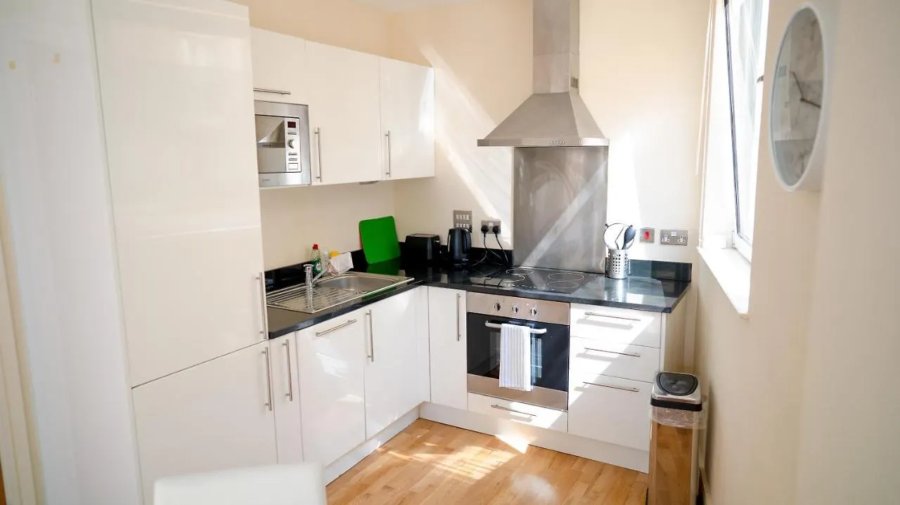 Comfy Spacious Apartment In Canary Wharf London