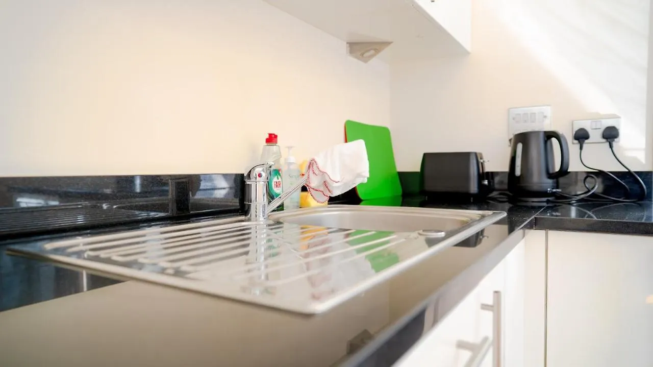Comfy Spacious Apartment In Canary Wharf London