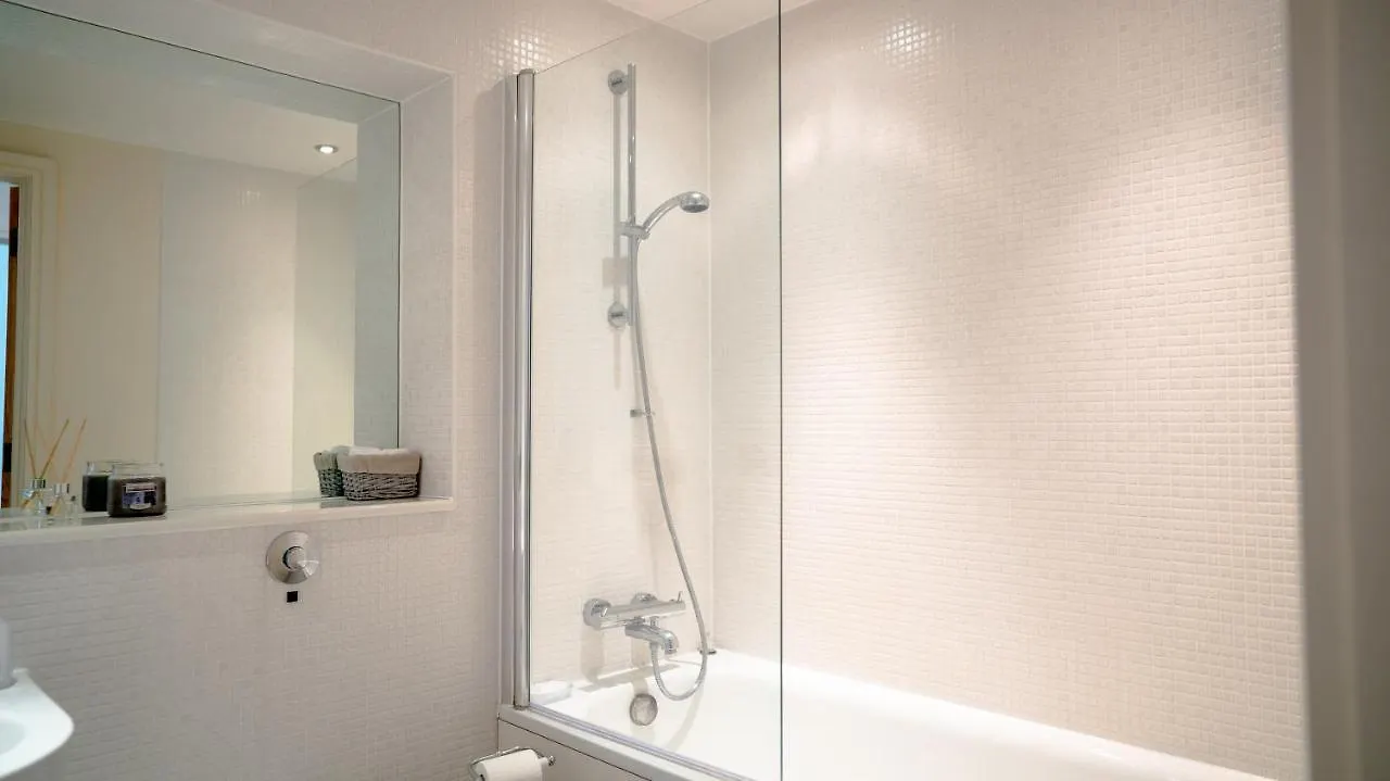 Comfy Spacious Apartment In Canary Wharf London