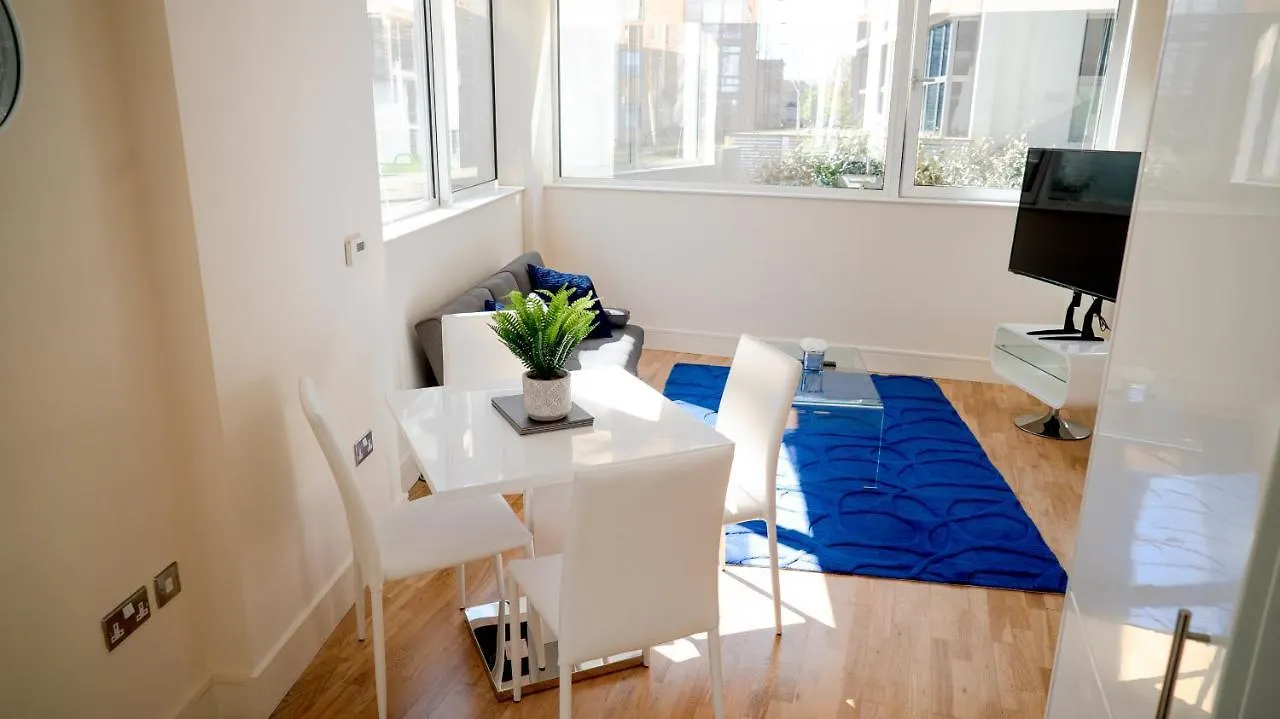 Comfy Spacious Apartment In Canary Wharf London